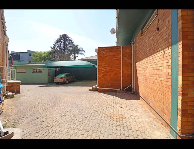 834M² BUSINESS FOR SALE IN MELVILLE